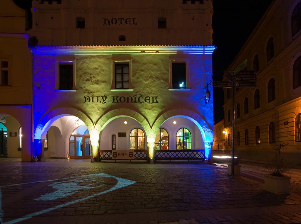 Hotel Bílý Koníček Třeboň Exterior foto
