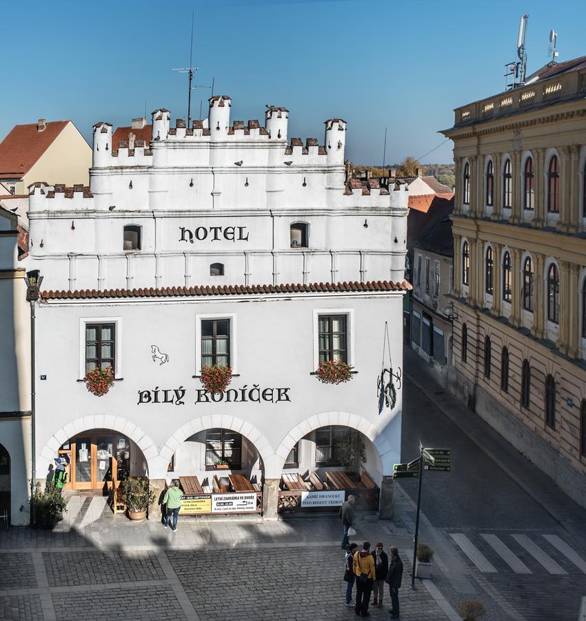 Hotel Bílý Koníček Třeboň Exterior foto